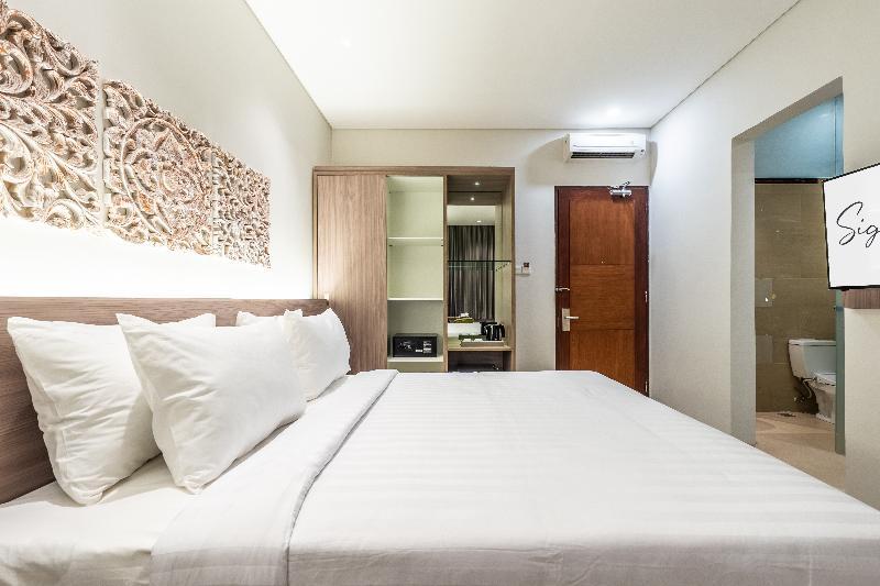 Signature Bali Hotel 4*